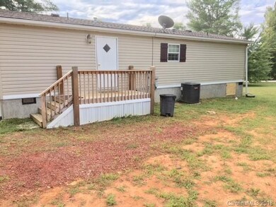 2403 Pace Rd, Hendersonville, NC 28792 - photo 5