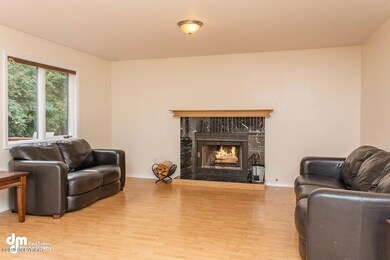 Living Room_9218-SMALL