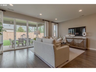 1566 N Spruce St, Canby, OR 97013 - photo 7