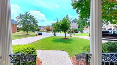 26-web-or-mls-208-Kings-Castle-Dr-Apex-N