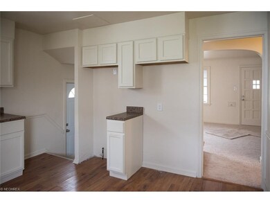 5231 Arch St, Maple Heights, OH 44137 - photo 7