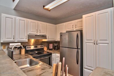 5536 Fox Run, Pocono Pines, PA 18350 - photo 7