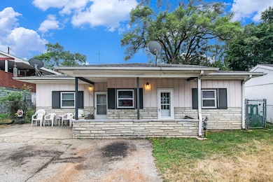 535 N Bluff St, Berrien Springs, MI 49103 - photo 2