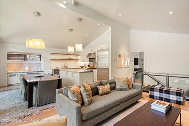 06-626WFrancisSt_24092306