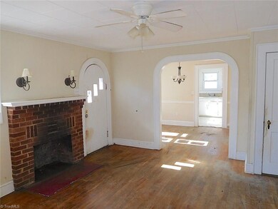 205 E Dorsett Ave, Asheboro, NC 27203 - photo 6