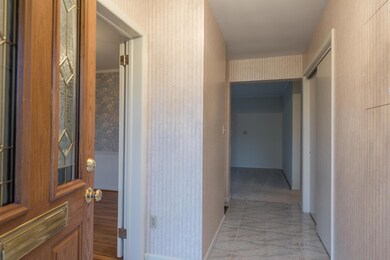 Foyer / Entry