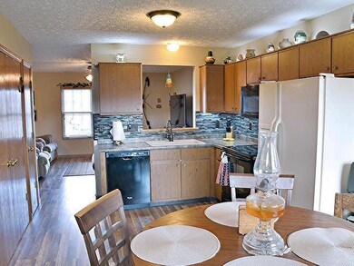 1197 Treehaven Ln, Columbus, OH 43204 - photo 5