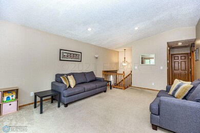 832 LIVING ROOM UPPER LEVEL 2