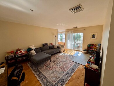 320 Rindge Ave unit 406, Cambridge, MA 02140 - photo 3