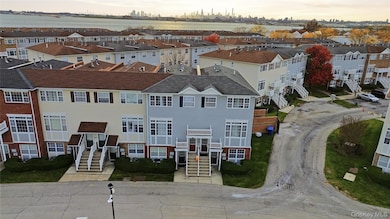 163 Surf Dr unit 199, Bronx, NY 10473 - photo 6