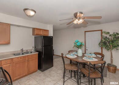 4233 Warren St, Davenport, IA 52806 - photo 6