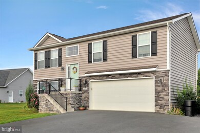 15445 Camden Dr, Greencastle, PA 17225 - photo 2