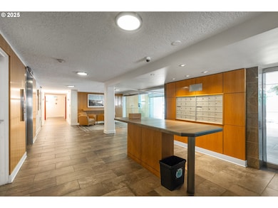 2211 SW Park Place unit 903, Portland, OR 97205 - photo 5