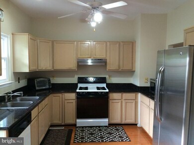 2510 Clover Field Cir, Herndon, VA 20171 - photo 7