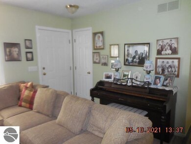 5305 E Michigan Ave, Au Gres, MI 48703 - photo 2