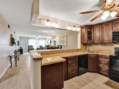 9070 Fairbanks Ln unit 2, Boca Raton, FL 33496 - photo 3