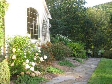 26 Crestview Dr, South Deerfield, MA 01373 - photo 3