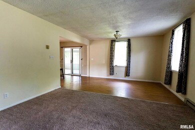 2715 Greenway Dr, Bettendorf, IA 52722 - photo 7