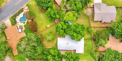 302 Westmoor St, Fredericksburg, TX 78624 - photo 3