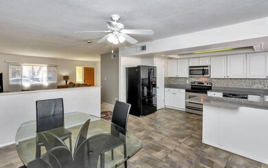 2156 E Ellis Dr-large-007-005-Kitchen-15