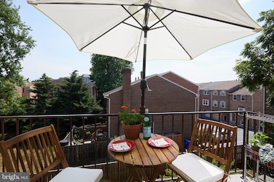 941 S Scott St unit 2, Arlington, VA 22204 - photo 2