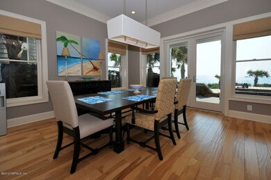 Formal Dining/Gathering Room