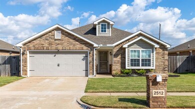 2512 Canyon Creek Dr, Yukon, OK 73099 - photo 2