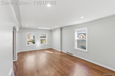 1781 Brys Dr, Grosse Pointe Woods, MI 48236 - photo 4