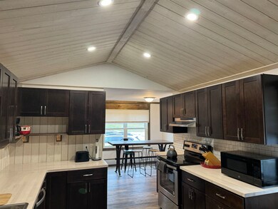 43 E Washington St, Rutland, VT 05701 - photo 6