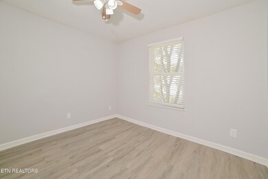 2305 Ridgecrest Dr, Knoxville, TN 37918 - photo 7