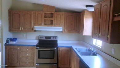 KITCHEN WITH NEW APPLIANCES
