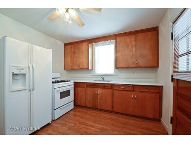 21150 Locust St, Matteson, IL 60443 - photo 2