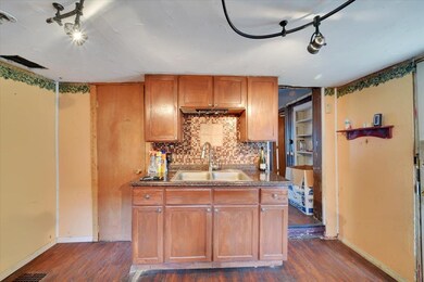 68 Railroad St, Enosburg, VT 05450 - photo 6