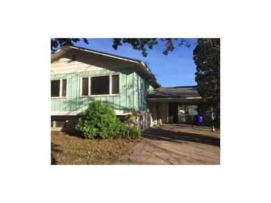 1714 10th Ave SW, Cedar Rapids, IA 52404 - photo 2