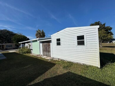 826 Carol St, Wildwood, FL 34785 - photo 4