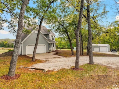 820 E 1000 Rd, Lawrence, KS 66047 - photo 2