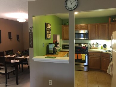 23 Players Cir unit D1, Tinton Falls, NJ 07724 - photo 4