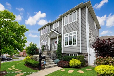 219 Chandler Ave, Staten Island, NY 10314 - photo 2