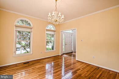 8979 Scott St, Springfield, VA 22153 - photo 6