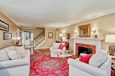 Cozy Gathering Living Room Great for Family and Pa