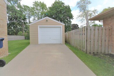 307 N Martin Ave, Waukegan, IL 60085 - photo 5