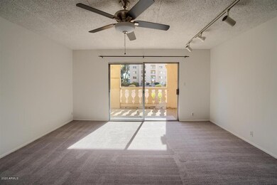 06-Living Room