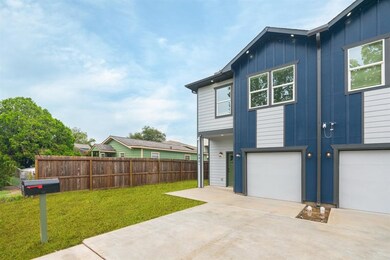 890 Lucky St unit A, Houston, TX 77088 - photo 4