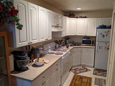 2015 Oleander Blvd unit D, Fort Pierce, FL 34950 - photo 4