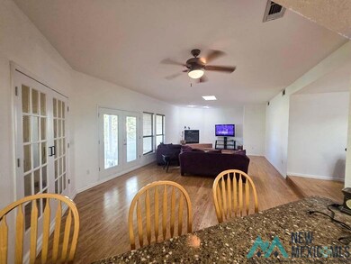 809 Colonial Ct, Carlsbad, NM 88220 - photo 5
