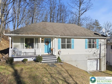 102 Longshore Cir, East Stroudsburg, PA 18302 - photo 2