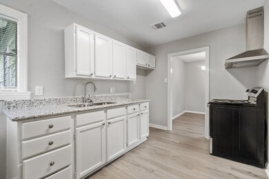 4915 Balkin St, Houston, TX 77021 - photo 2