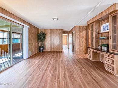 cFamily and Kitchen1