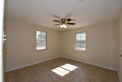 7332 N Loop Dr, El Paso, TX 79915 - photo 6