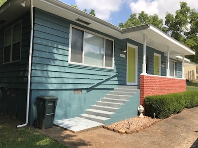 509 and 509 1/2 S Wood Ave, Fayetteville, AR 72701 - photo 3